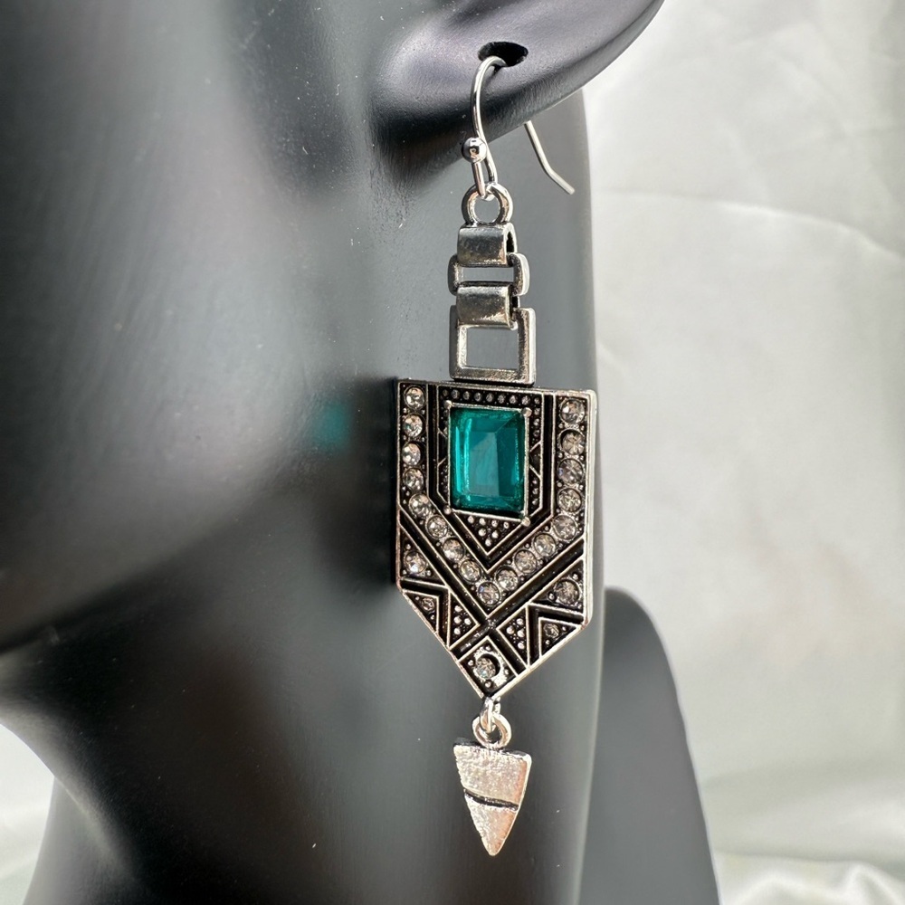 Vintage Silver Color And Green Geometric Drop Earrings